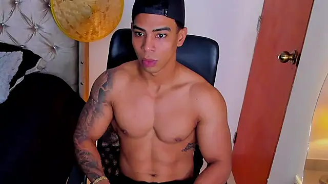 Snapshot of Andrew_wolf7 chatting on October 21, 4:30 pm Andrew wolf7 online show from October 21, 4:30 pm