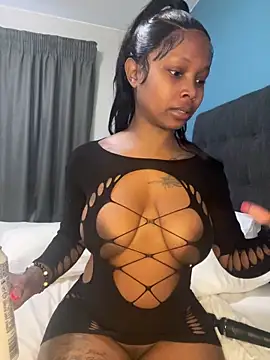 Snapshot of InkLady444 chatting on September 24, 4:05 am InkLady444 online show from September 24, 4:05 am