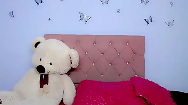 Snapshot of Riossvale chatting on November 18, 4:17 am Riossvale online show from November 18, 4:17 am