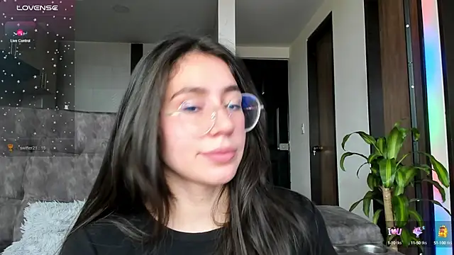 emmadiaz1 online show from December 18, 5:42 pm