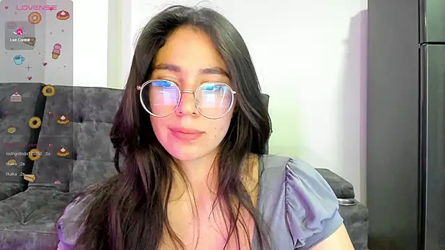 emmadiaz1 online show from February 25, 7:52 am