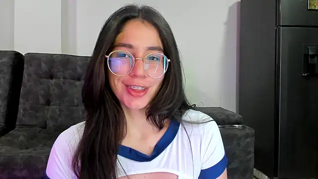 emmadiaz1 online show from March 5, 4:34 am