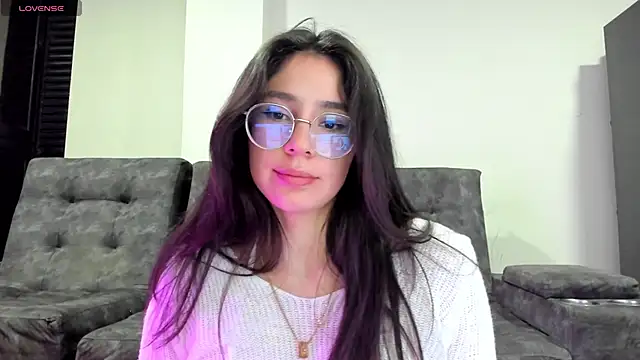 emmadiaz1 online show from October 6, 6:11 am