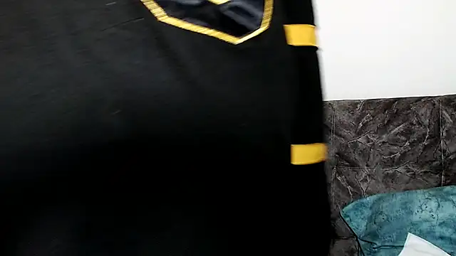 Snapshot of Exotic_tatto27121 chatting on December 4, 11:35 pm Exotic tatto27121 online show from December 4, 11:35 pm