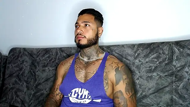 Snapshot of Exotic_tatto27121 chatting on January 18, 3:53 am Exotic tatto27121 online show from January 18, 3:53 am