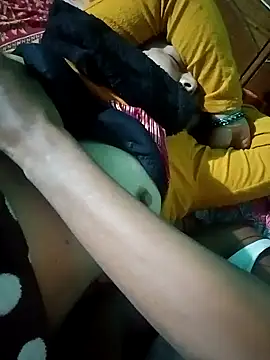 Lustyful Couple online show from December 25, 9:33 pm