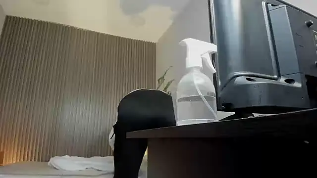 Snapshot of dania_miller_ chatting on October 4, 2:48 pm dania miller online show from October 4, 2:48 pm