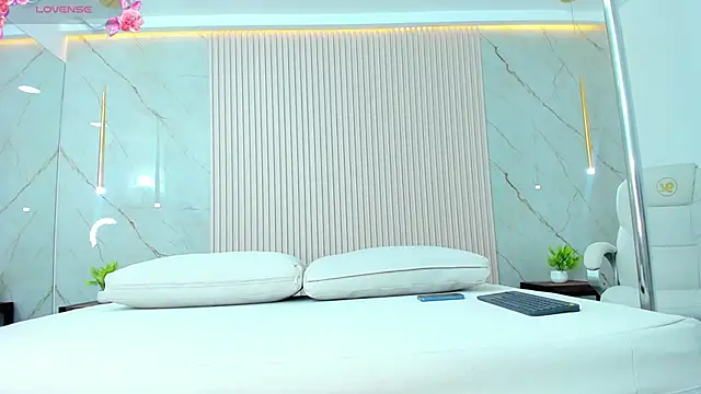 nathassa grant online show from February 8, 12:28 pm