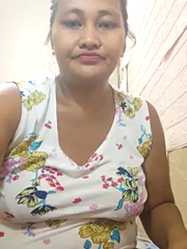 Sweetchuby1995 online show from April 26, 1:42 pm