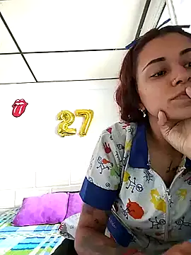 caroline0997 online show from January 16, 6:27 pm