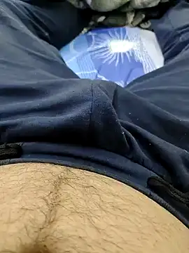 AndrewG 8551 online show from December 10, 7:43 pm