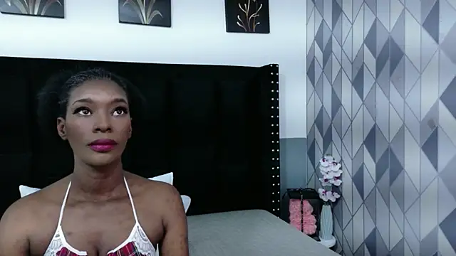 petitelittleebony online show from April 14, 2:50 am