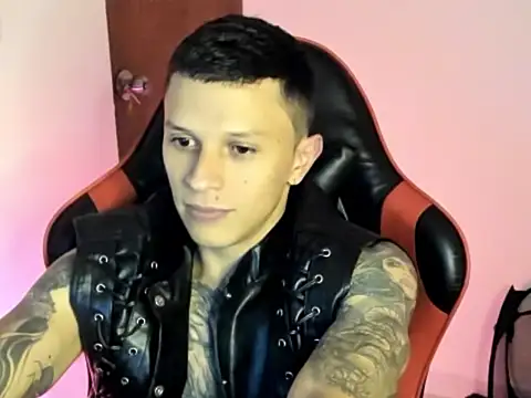 goodboy69l online show from April 15, 11:49 pm