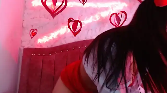 SarahStones online show from February 14, 6:12 am