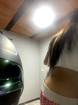 SarahStones online show from September 17, 9:55 am