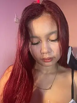 Snapshot of ursweet_babygirl chatting on May 20, 5:30 pm ursweet babygirl online show from May 20, 5:30 pm