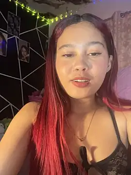 Snapshot of ursweet_babygirl chatting on July 5, 5:31 pm ursweet babygirl online show from July 5, 5:31 pm