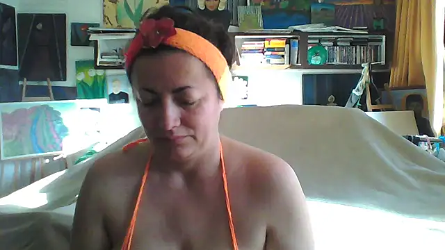 Snapshot of MariaAnaSunshine chatting on October 19, 7:42 am MariaAnaSunshine online show from October 19, 7:42 am
