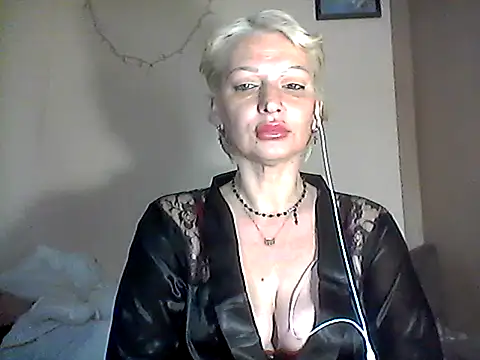 Snapshot of MaryJane441 chatting on April 27, 8:29 pm MaryJane441 online show from April 27, 8:29 pm