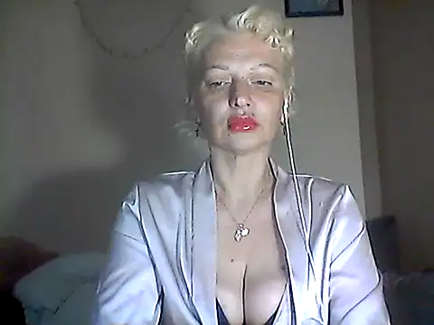 Snapshot of MaryJane441 chatting on May 2, 8:25 pm MaryJane441 online show from May 2, 8:25 pm