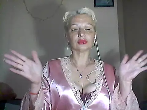 Snapshot of MaryJane441 chatting on May 14, 8:26 pm MaryJane441 online show from May 14, 8:26 pm