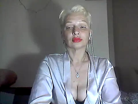 Snapshot of MaryJane441 chatting on May 16, 7:34 pm MaryJane441 online show from May 16, 7:34 pm
