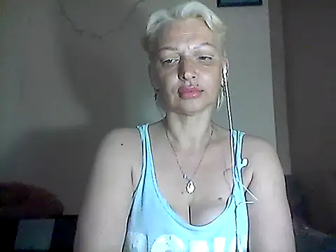 Snapshot of MaryJane441 chatting on May 31, 8:43 am MaryJane441 online show from May 31, 8:43 am