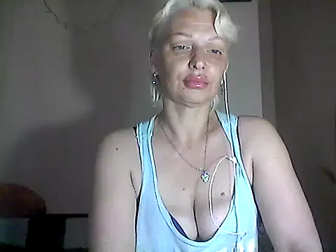 Snapshot of MaryJane441 chatting on June 3, 8:28 am MaryJane441 online show from June 3, 8:28 am