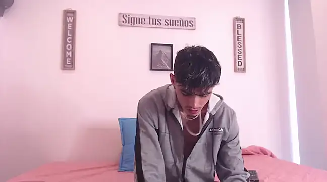 harrytomson 1 online show from December 5, 8:44 pm