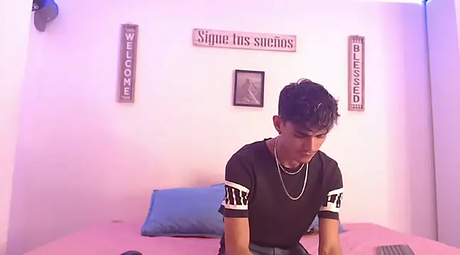 harrytomson 1 online show from December 11, 5:53 am