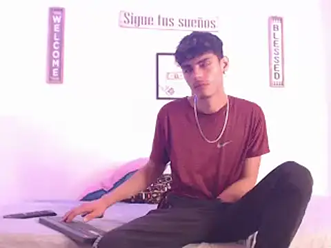 harrytomson 1 online show from December 27, 8:45 am