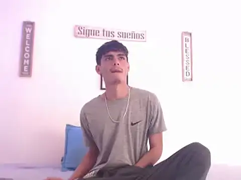 harrytomson 1 online show from December 28, 3:04 pm