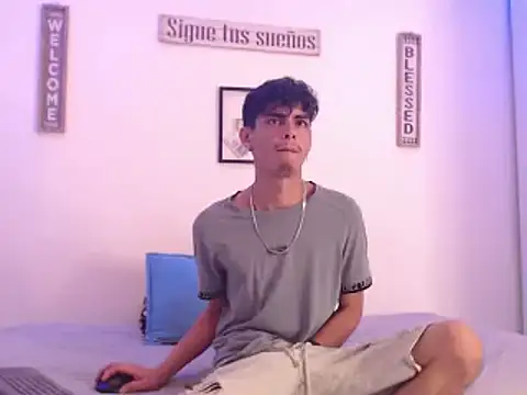 harrytomson 1 online show from December 29, 6:35 am