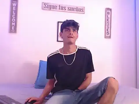 harrytomson 1 online show from December 30, 8:54 am