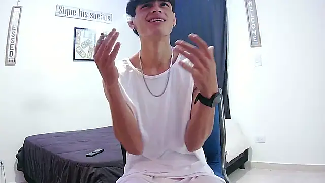 harrytomson 1 online show from November 13, 4:55 am