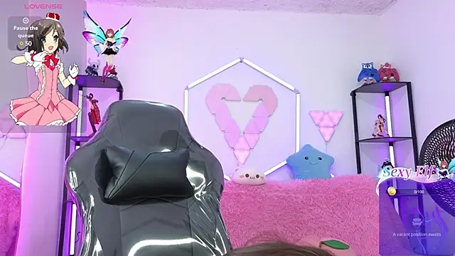 Snapshot of littlevixen18 chatting on March 20, 2:21 pm littlevixen18 online show from March 20, 2:21 pm