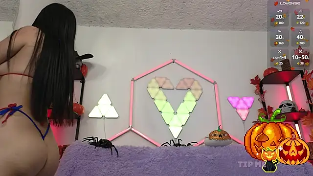 Snapshot of littlevixen18 chatting on October 28, 1:47 pm littlevixen18 online show from October 28, 1:47 pm