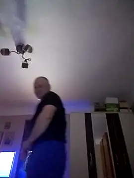 nudistu021 online show from April 19, 8:02 am