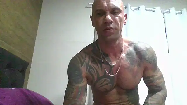 Arc8njoblack online show from April 16, 4:02 am