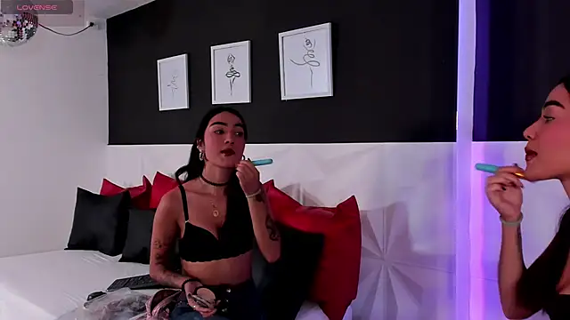 scarlet castro online show from December 13, 12:06 pm