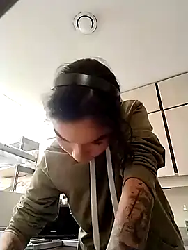 scarlet castro online show from November 4, 3:55 pm