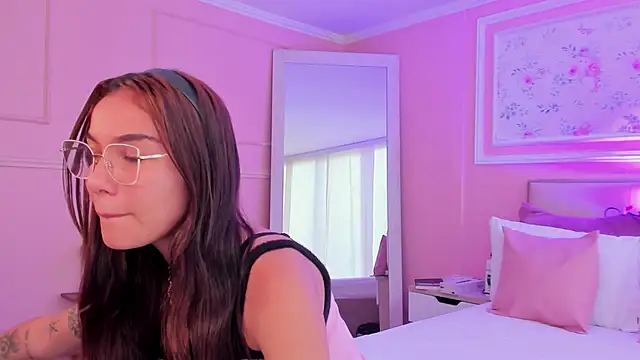 scarlet castro online show from March 11, 4:35 pm