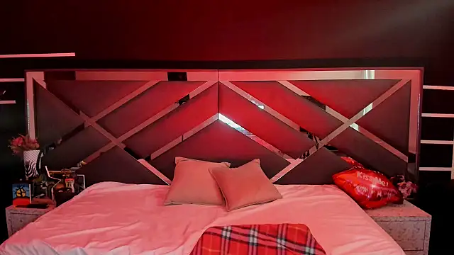 SexyNaf online show from September 18, 7:27 pm