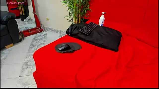 elena and derek online show from December 27, 1:43 am