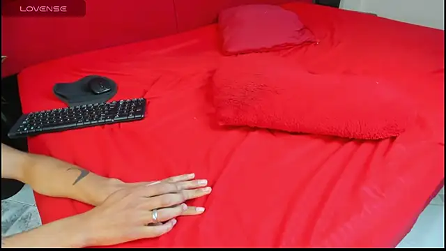 elena and derek online show from January 5, 1:45 am