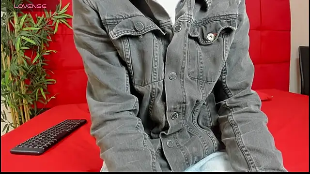 elena and derek online show from January 5, 7:28 pm