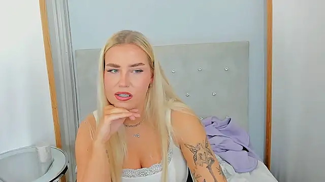 KristyHoney online show from February 23, 6:17 am