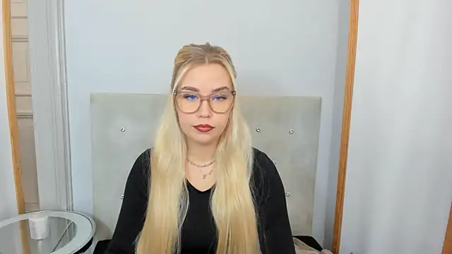 KristyHoney online show from March 7, 6:24 am