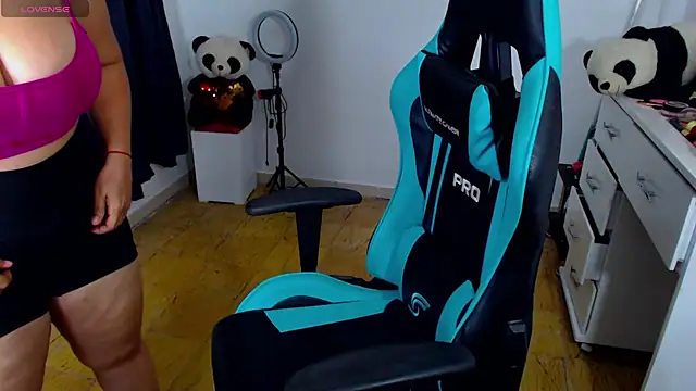 Snapshot of lulu_ferrer chatting on February 27, 4:20 am lulu ferrer online show from February 27, 4:20 am