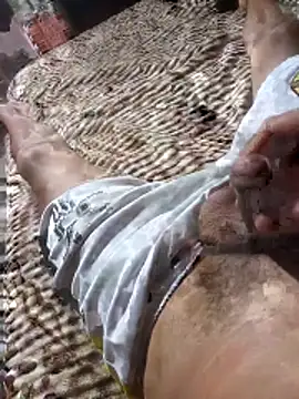 Snapshot of ElBati492 chatting on October 22, 5:52 am ElBati492 online show from October 22, 5:52 am